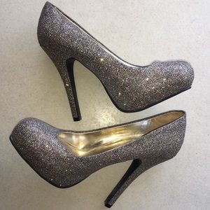 Sparkly pumps - NEW!!